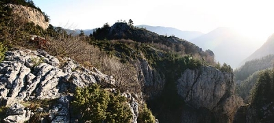 pirlitor east and west wall above, canyon below