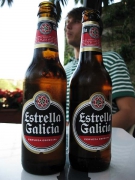 a toast for the estrelinha @ pub Momo, Santiago de Compostela