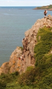 setting up a top rope, Pointe de Bihit, Bretagne/France, Â©Jonna